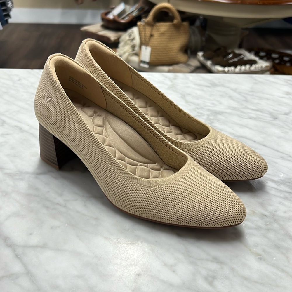VIVAIA Almond Toe Tamia Block Heel in Almond Size 7.5